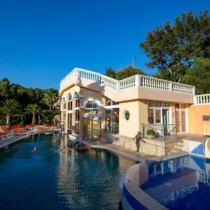 Les Tourelles Aparthotel